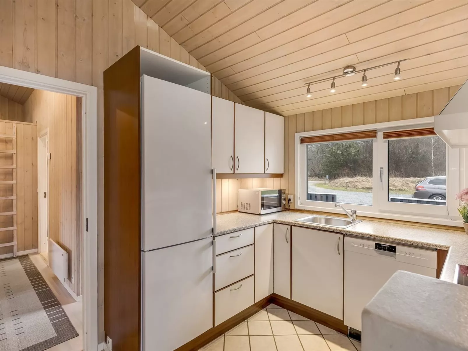 "Aswaldi" - 1.5km from the sea - Binnen