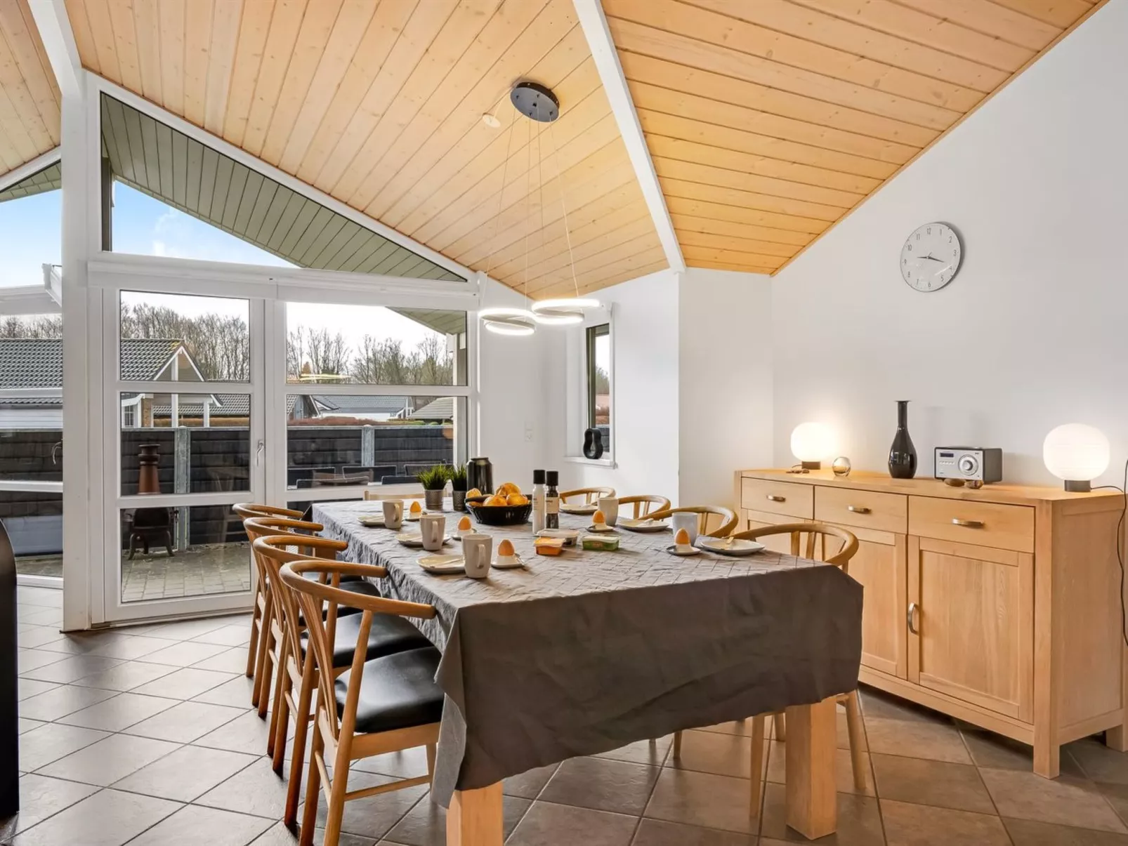 "Erikka" - 40km from the sea - Binnen