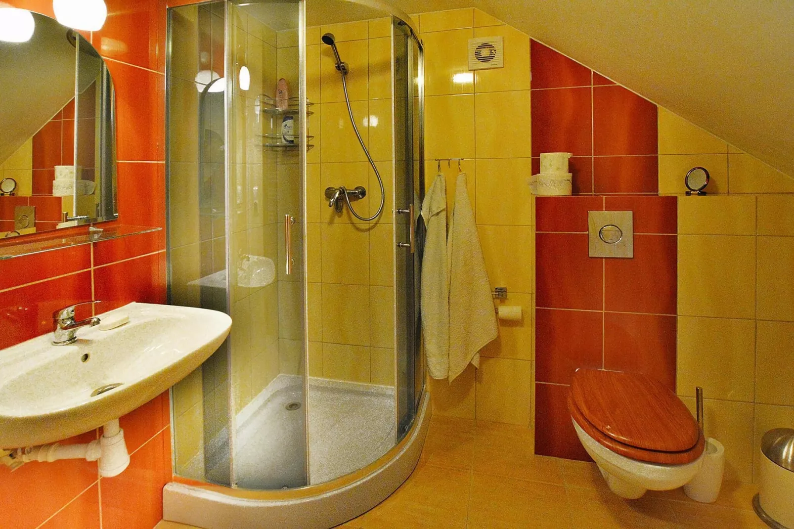 Dom wakacyjny dla 5 osób w Rosnowie-Badkamer