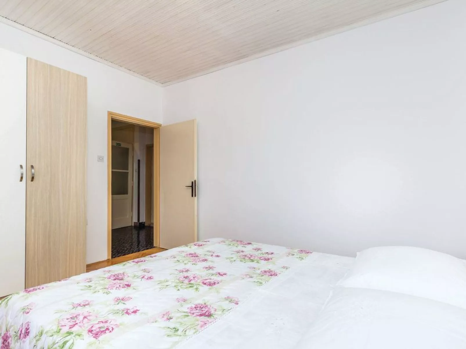 Für 7 Personen ca. 120 m&sup2; in Supetarska Dra - Image-tags.info