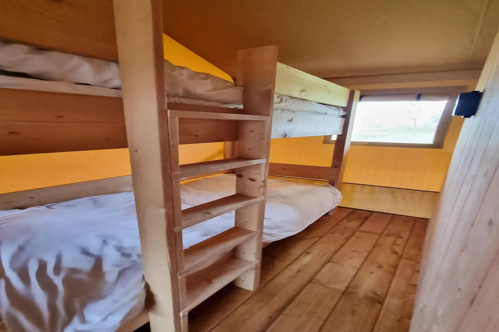Luxe glamping met badkamer 3 - Slaapkamer