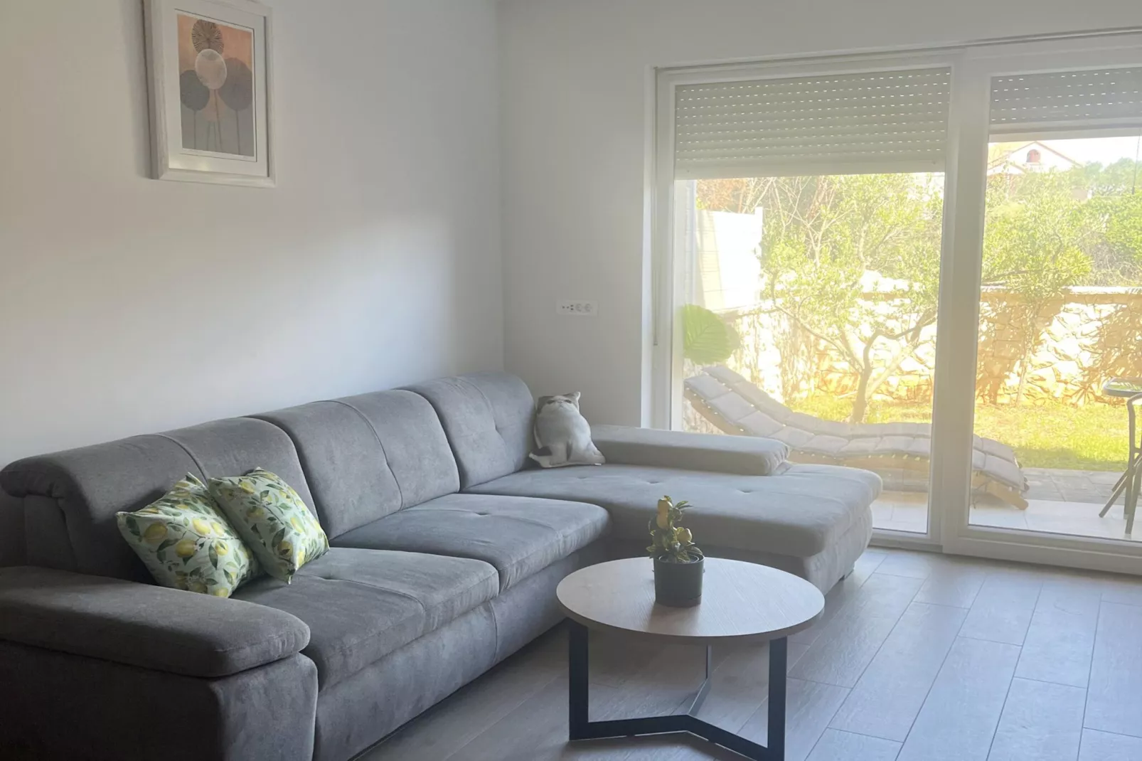 Apartment Mariner 2 with heated pool