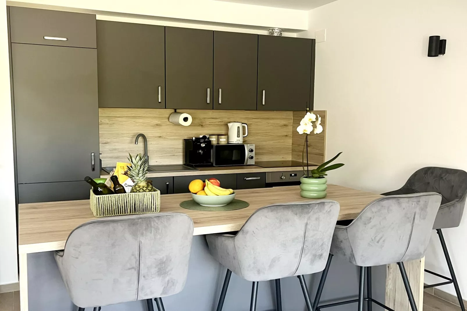 Apartment Mariner 1 with heated pool