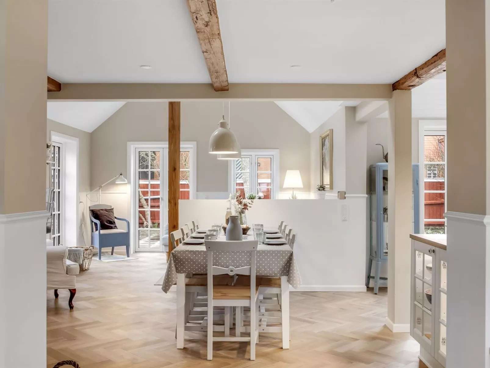 "Juhana" - 150m from the sea - Binnen