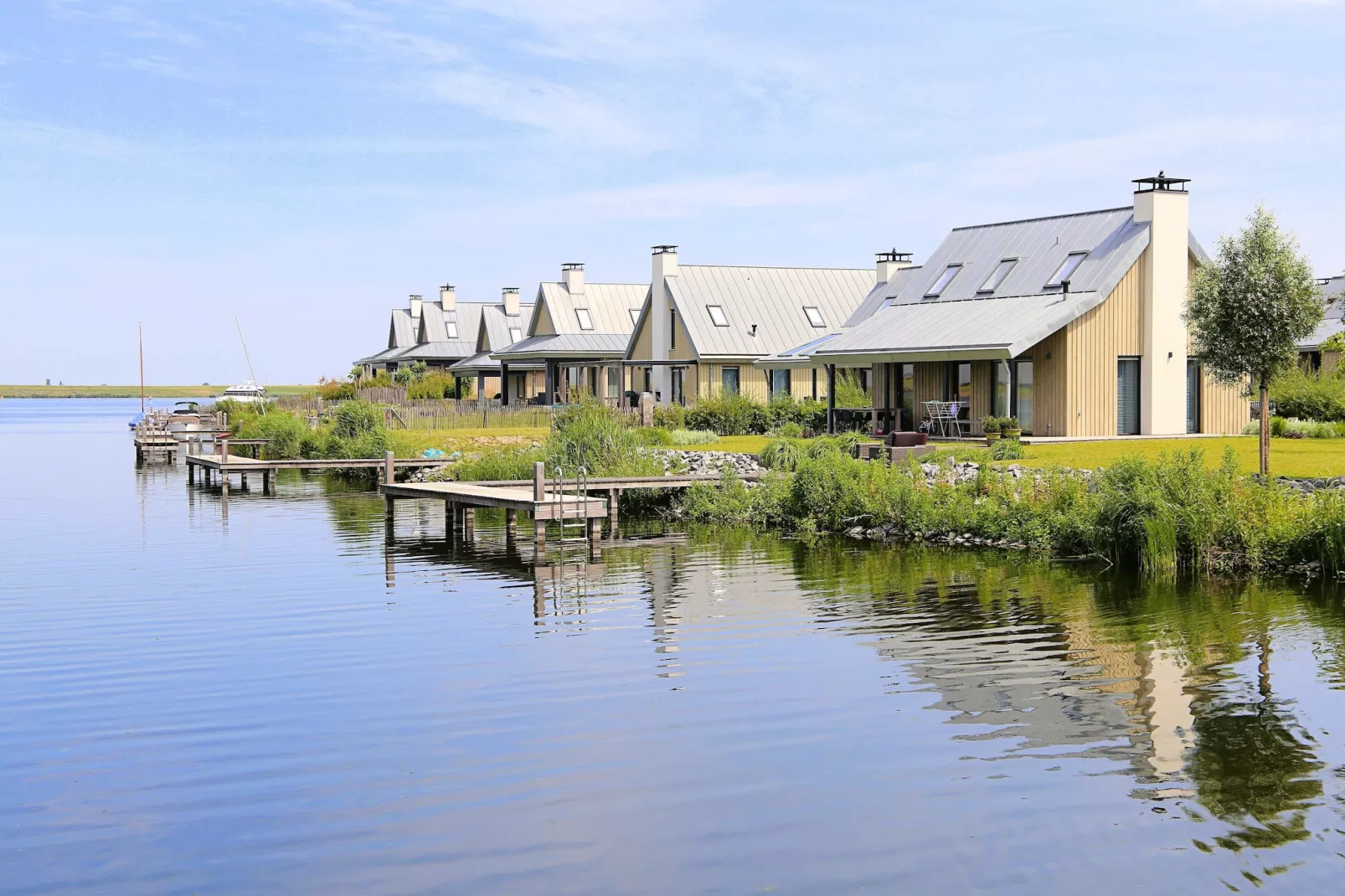Resort Waterrijk Oesterdam 5 - Buitenkant zomer