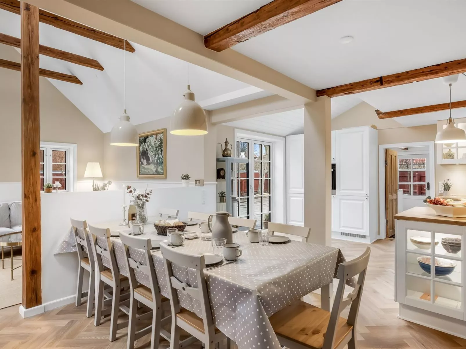 "Juhana" - 150m from the sea - Binnen