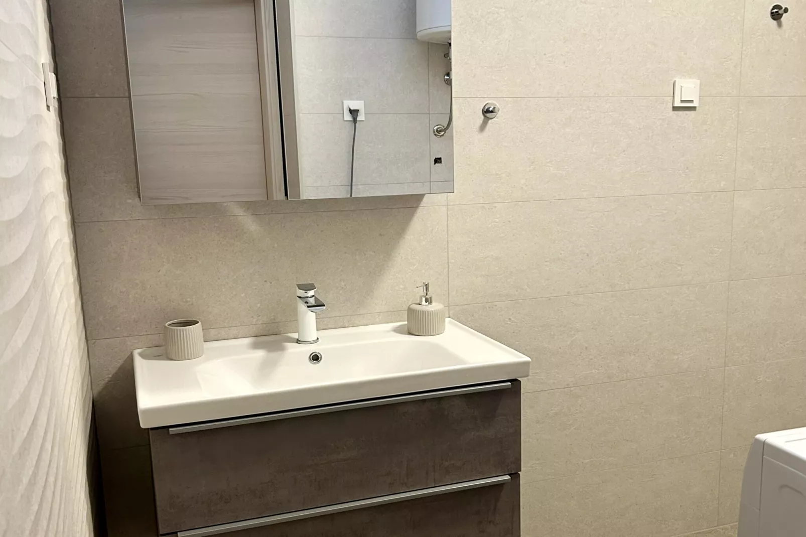 Apartment Mariner 1 with heated pool