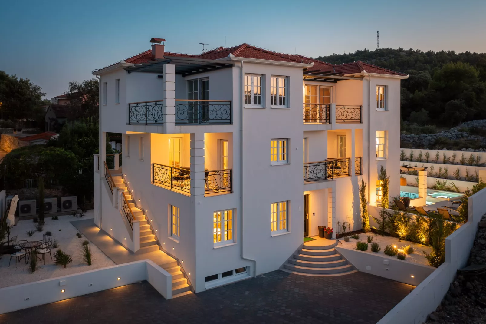 Villa Verde Ražanj with heated pool - Buitenkant zomer