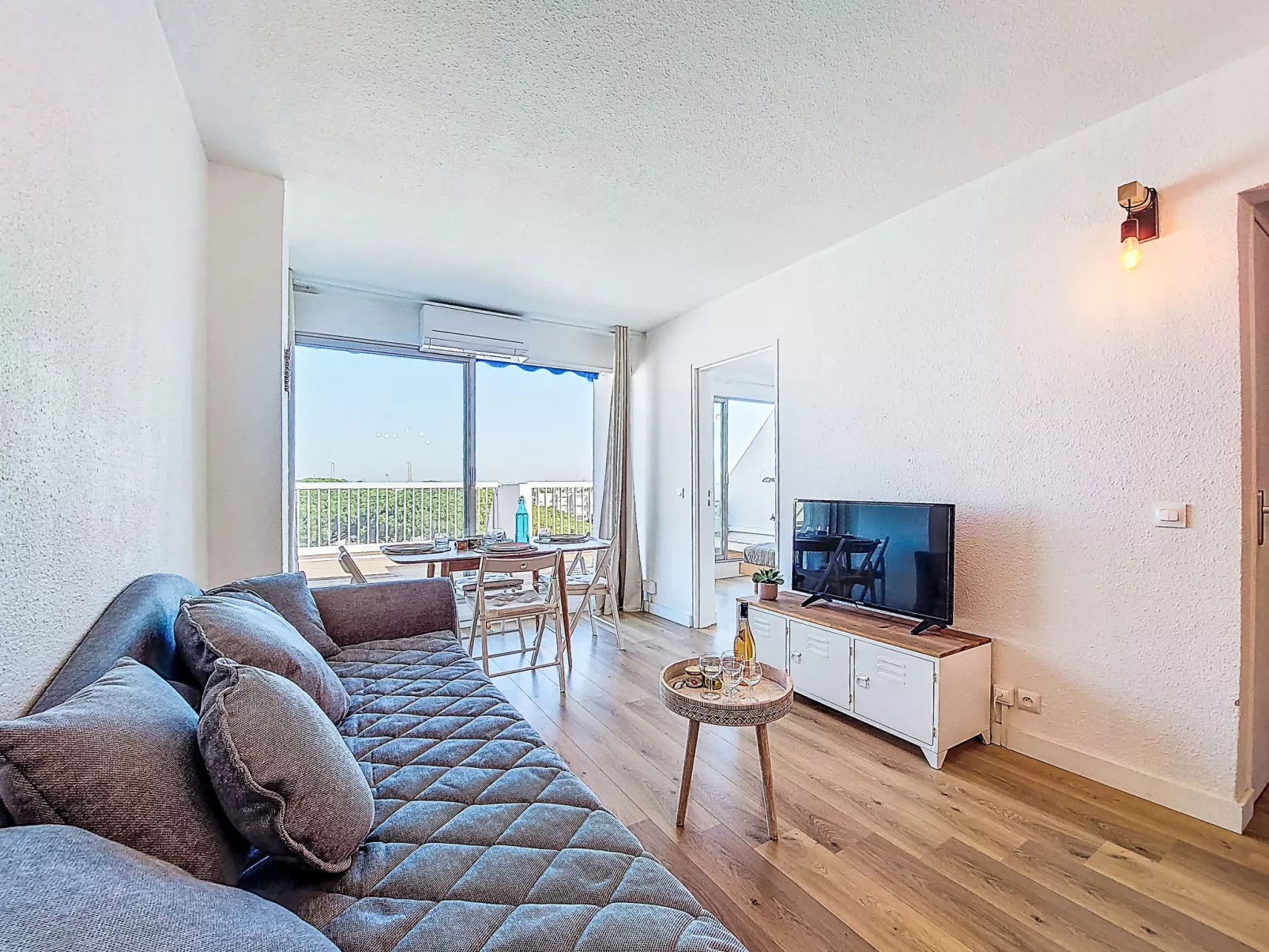 La Croisière - Binnen