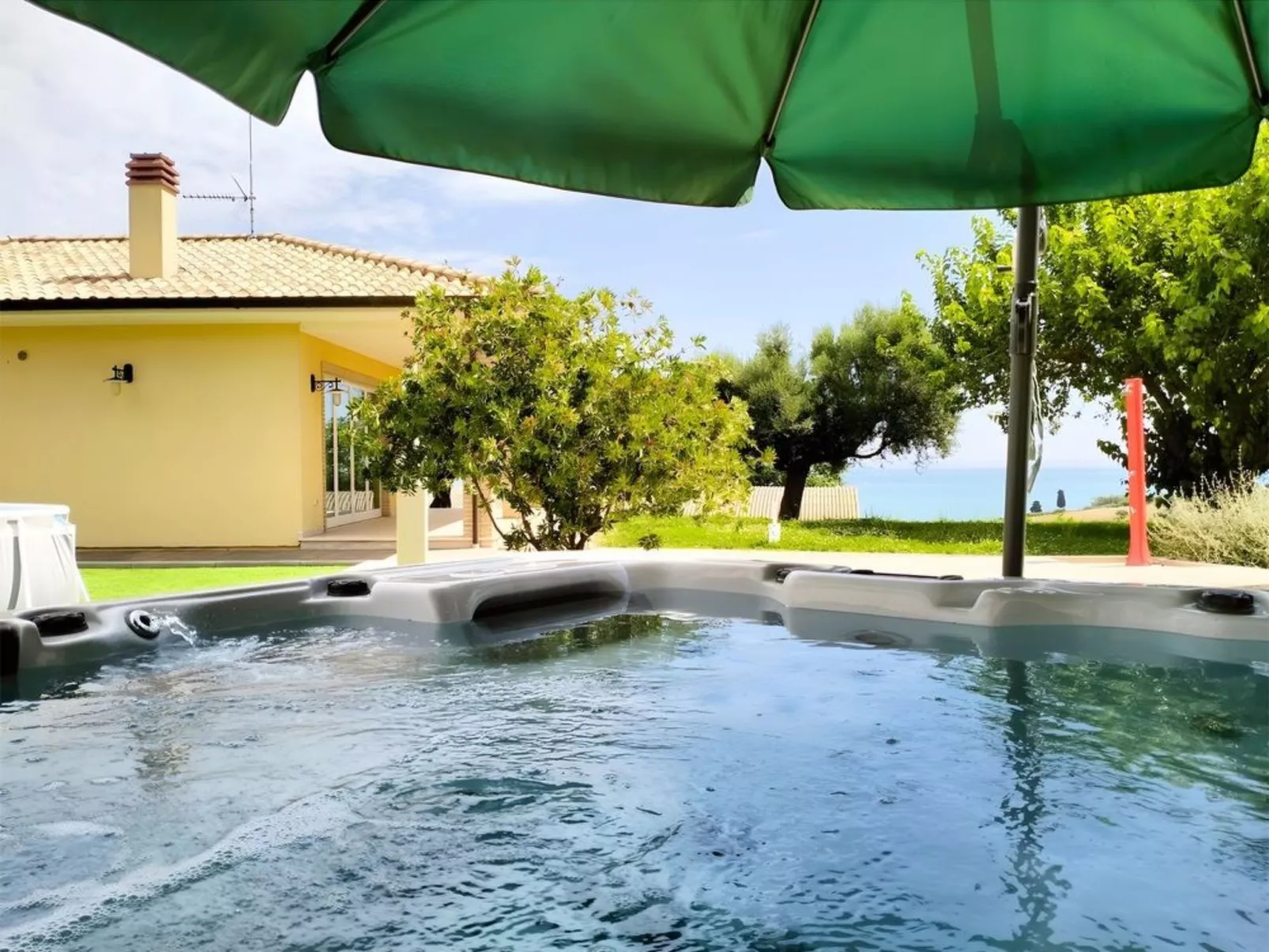 Schoene Appartment mit panoramische Blick - Buiten