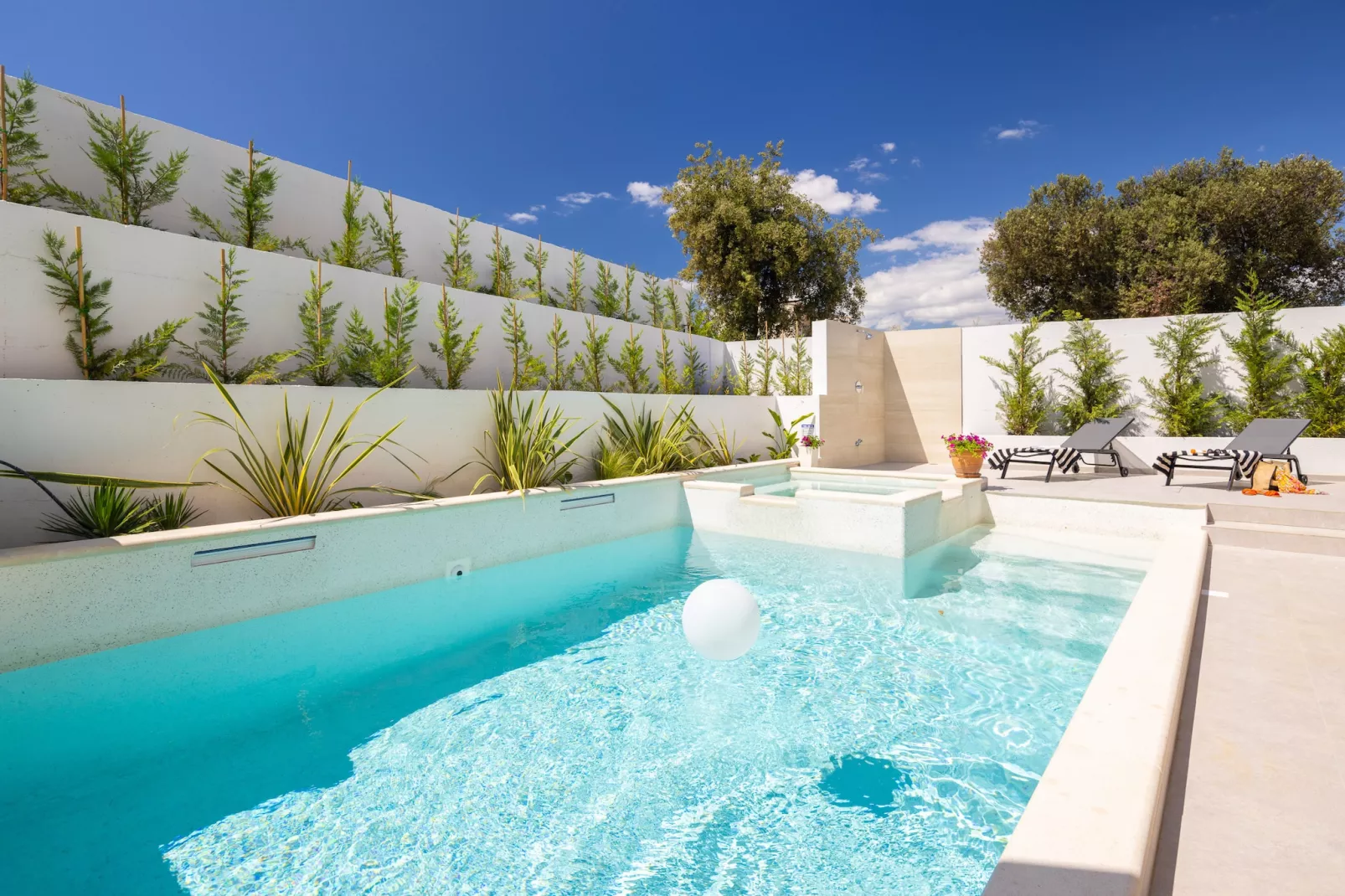 Villa Verde Ražanj with heated pool - Zwembad