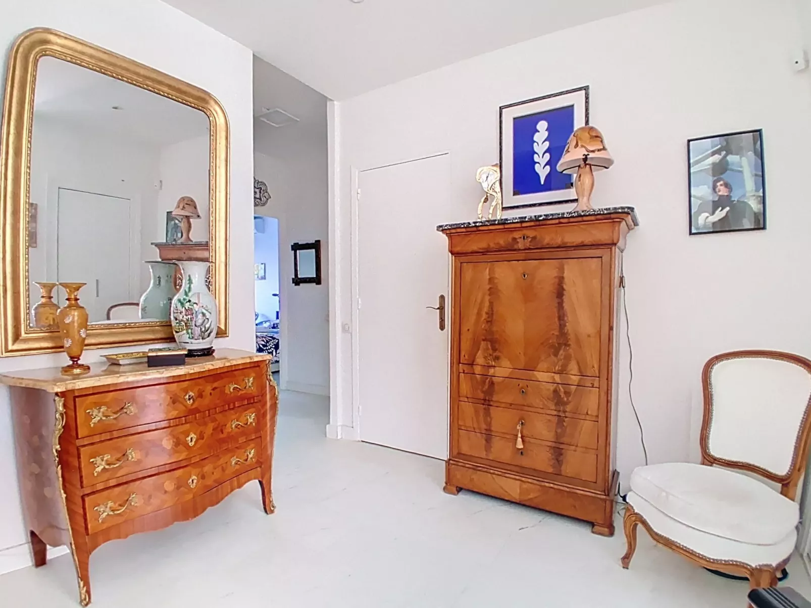 Le Chaville - Binnen