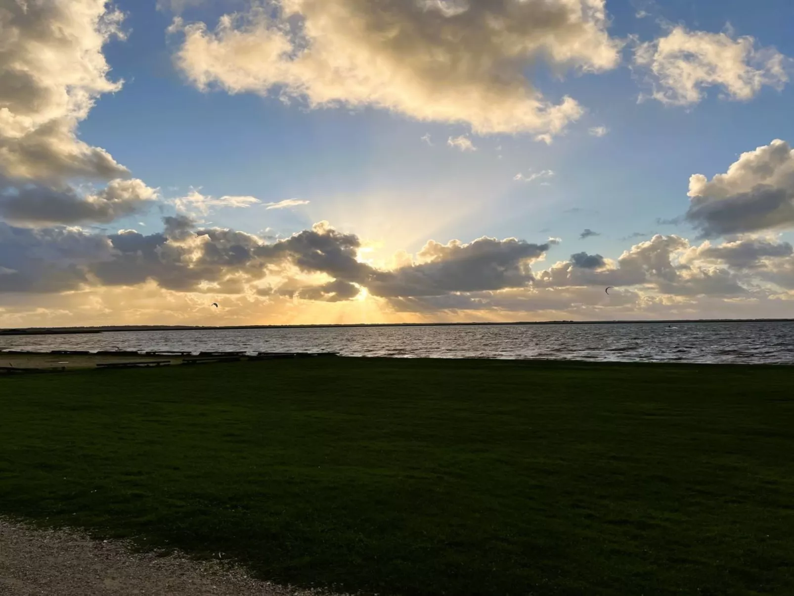 "Ronja" - 100m to the fjord - Buiten