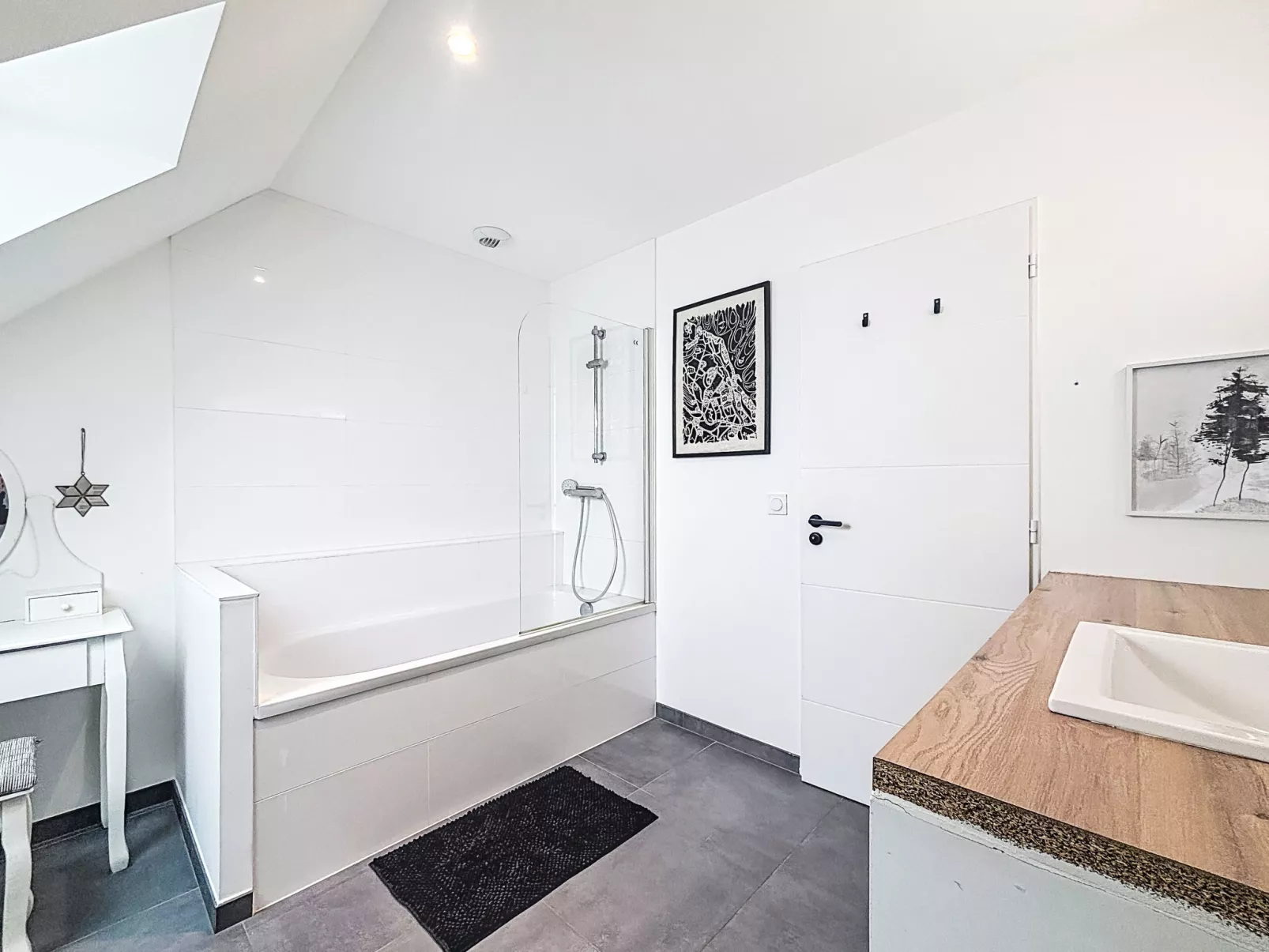 Maison Des Lupins - Binnen