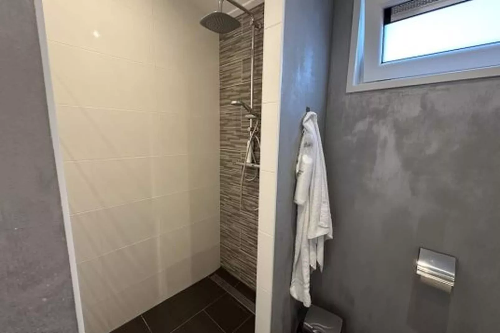 Hackfort kavel 143 - Badkamer