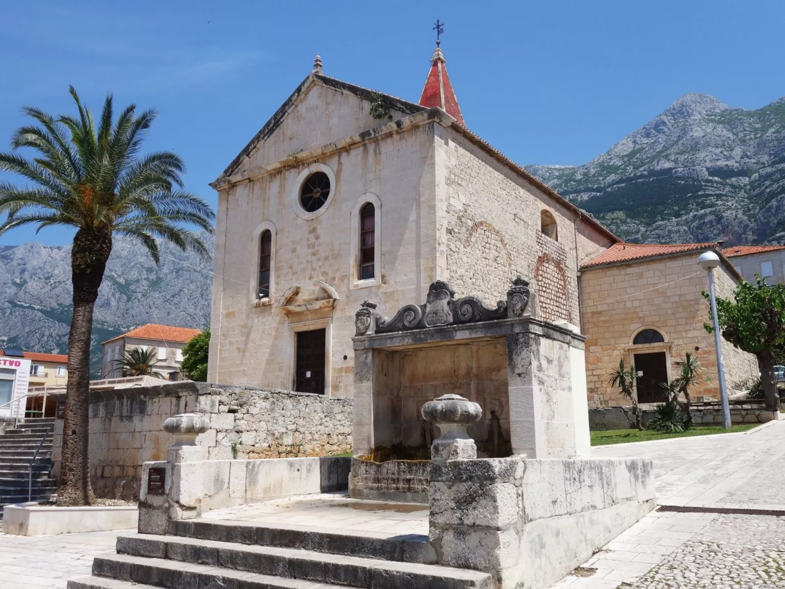 Moderne Villa mit Infinity-Pool im Bergdorf Veliko Brdo - Image-tags.info