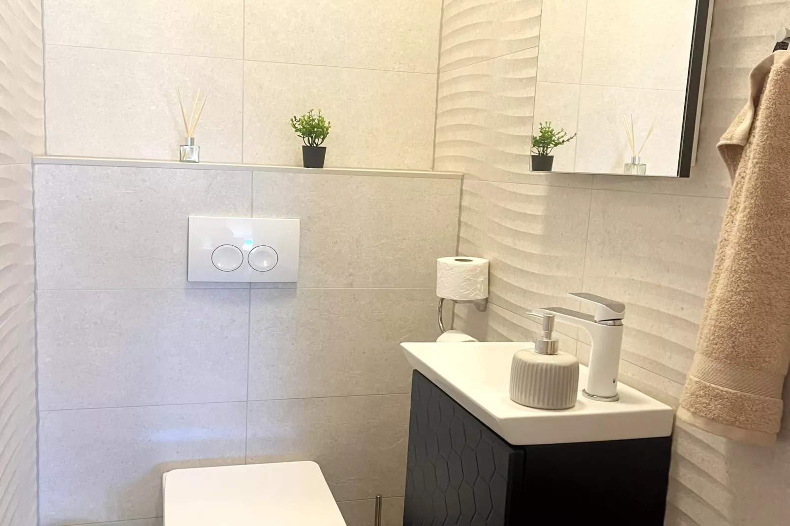 Apartment Mariner 1 with heated pool - Badkamer