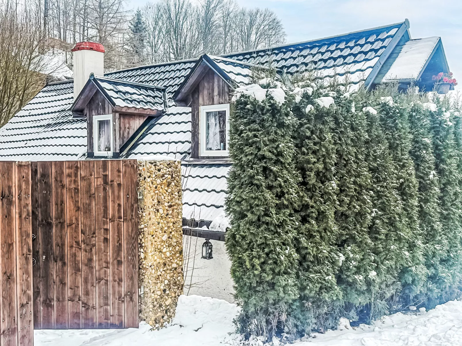 Roubenka u potoka - Buiten