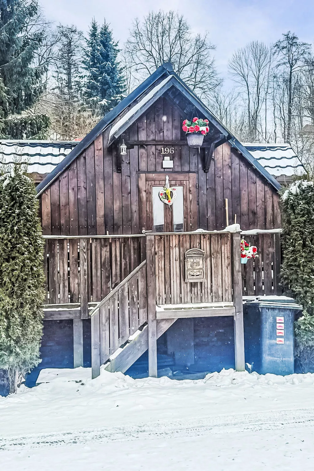 Roubenka u potoka - Buiten