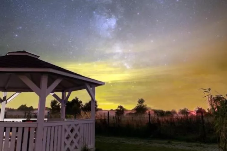 Domy wakacyjne i apartamenty w Niechorzu - Tuinen zomer
