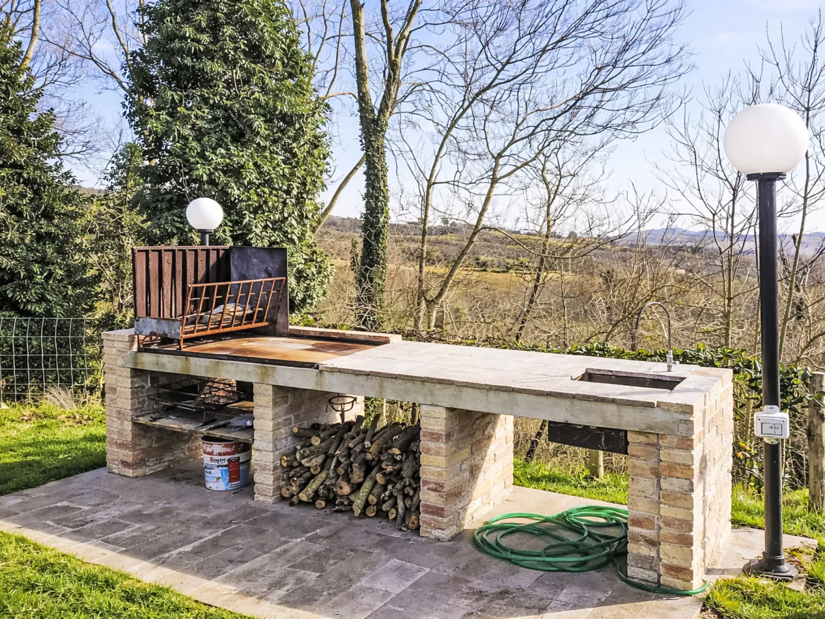 La Collina degli Ulivi - Buiten