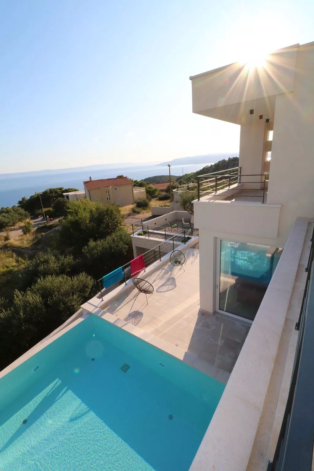 Moderne Villa mit Infinity-Pool im Bergdorf Veliko Brdo - Image-tags.info