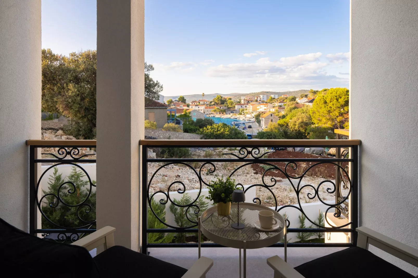 Villa Verde Ražanj with heated pool - Terrasbalkon