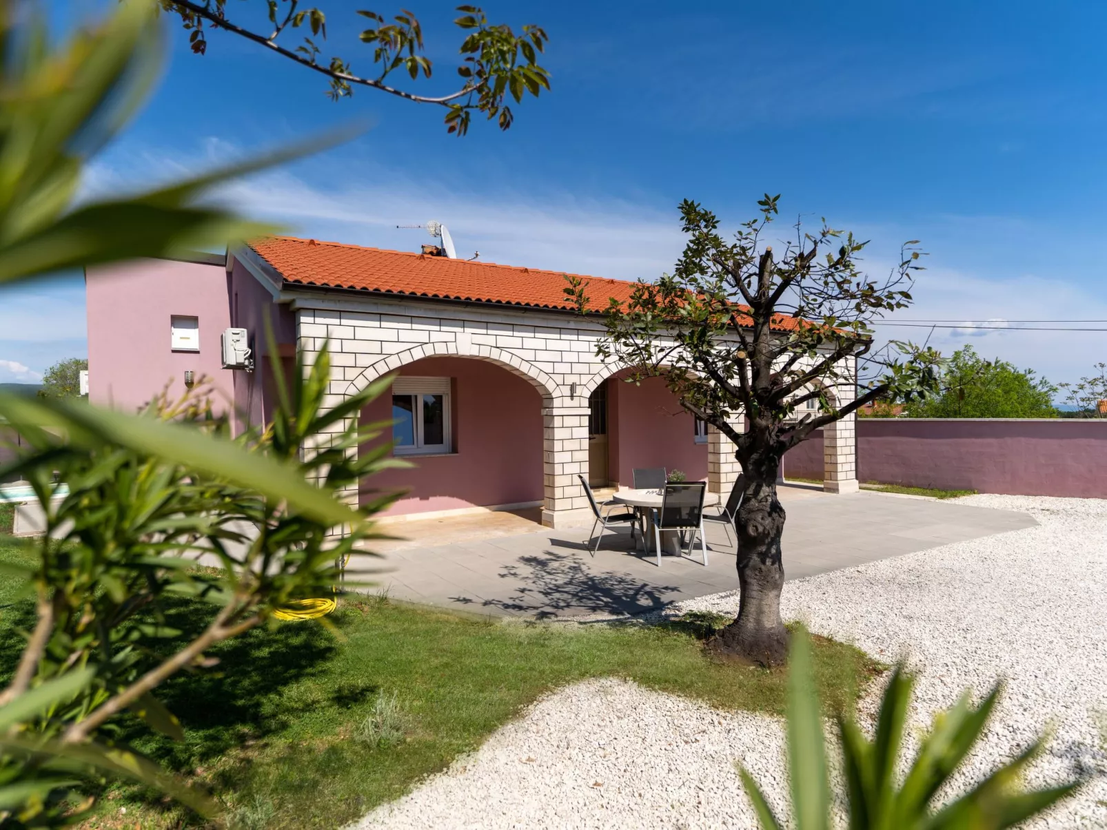 Villa Lilly - Image-tags.info