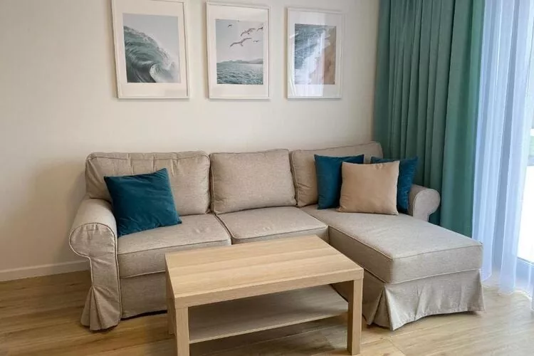 Apartament sobota-sobota dla max 5 osób Grzybowo-Woonkamer