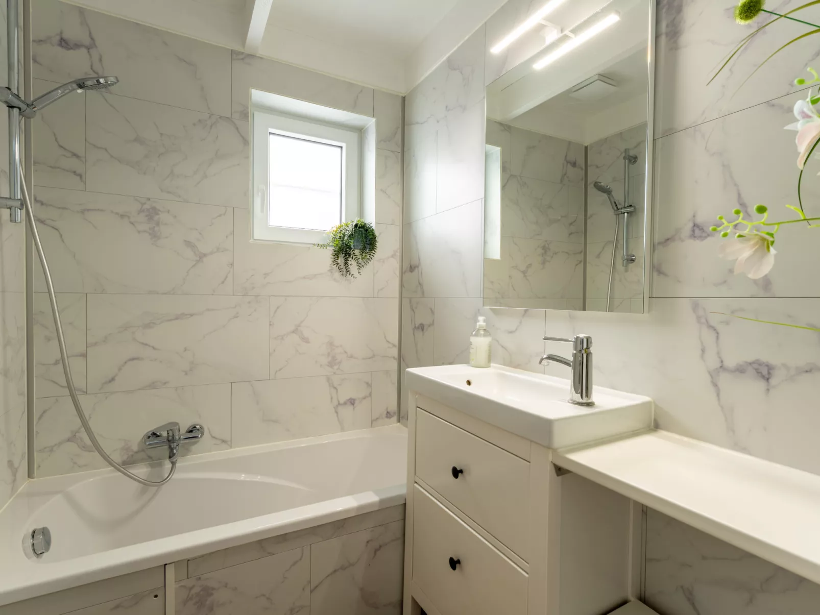 Alice Blue with airco & shared pool