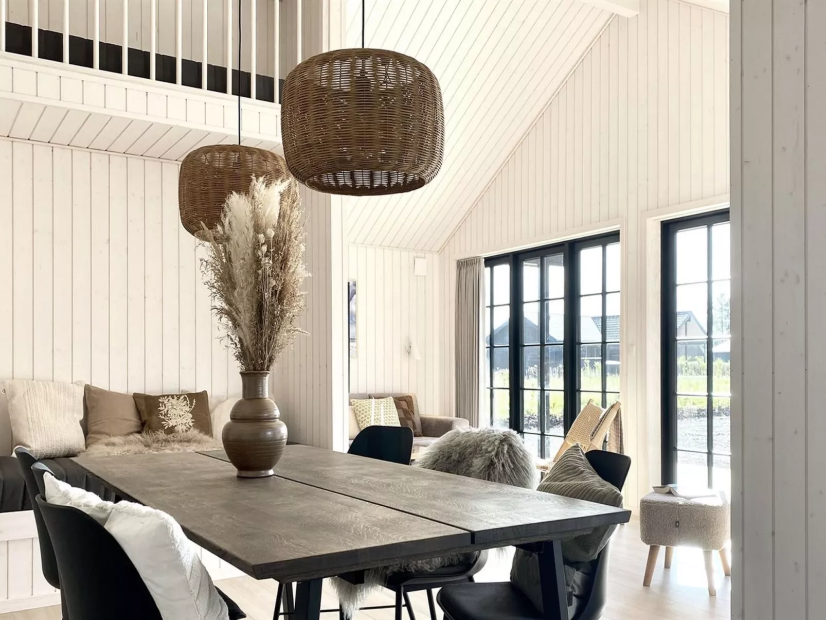 "Emin" - 2.8km from the sea