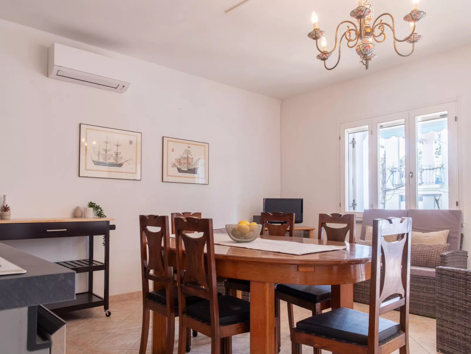 Blue Levante - Binnen