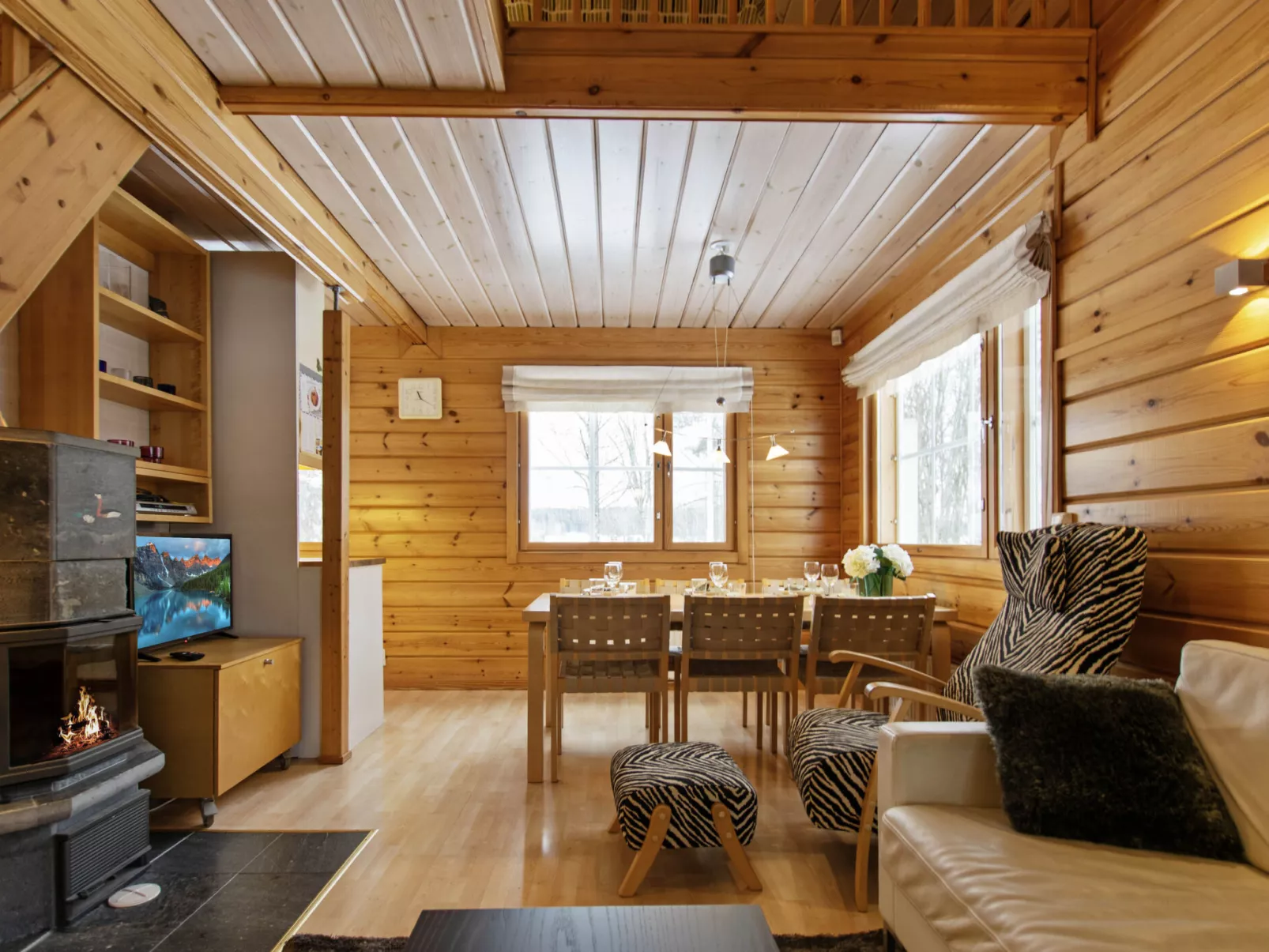 Aurinko vanaja - Binnen