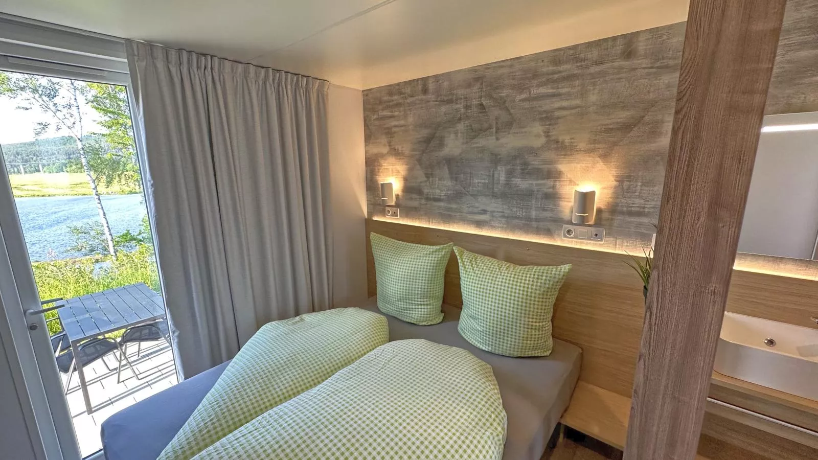 Feriendorf Seeblick - Tiny Chalet Nr 8 - Slaapkamer