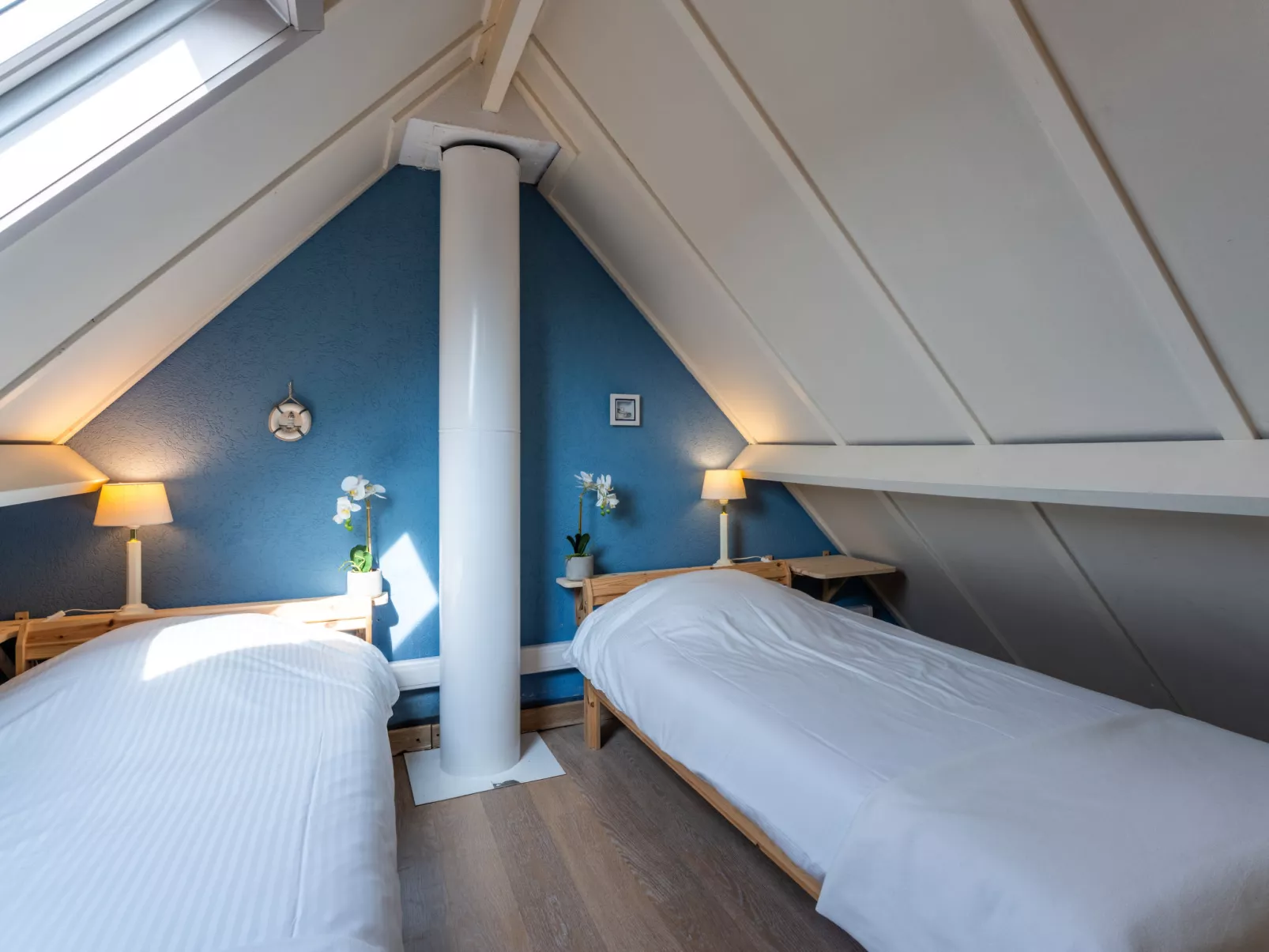 Alice Blue with airco & shared pool - Binnen