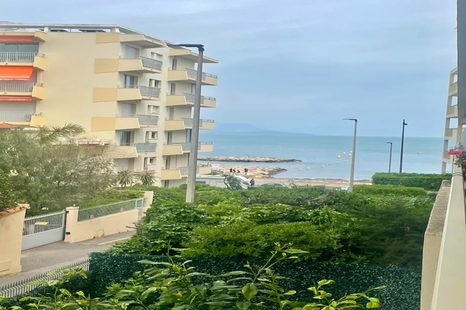Appartement en bord de mer – Plage de la Salis - Uitzicht zomer