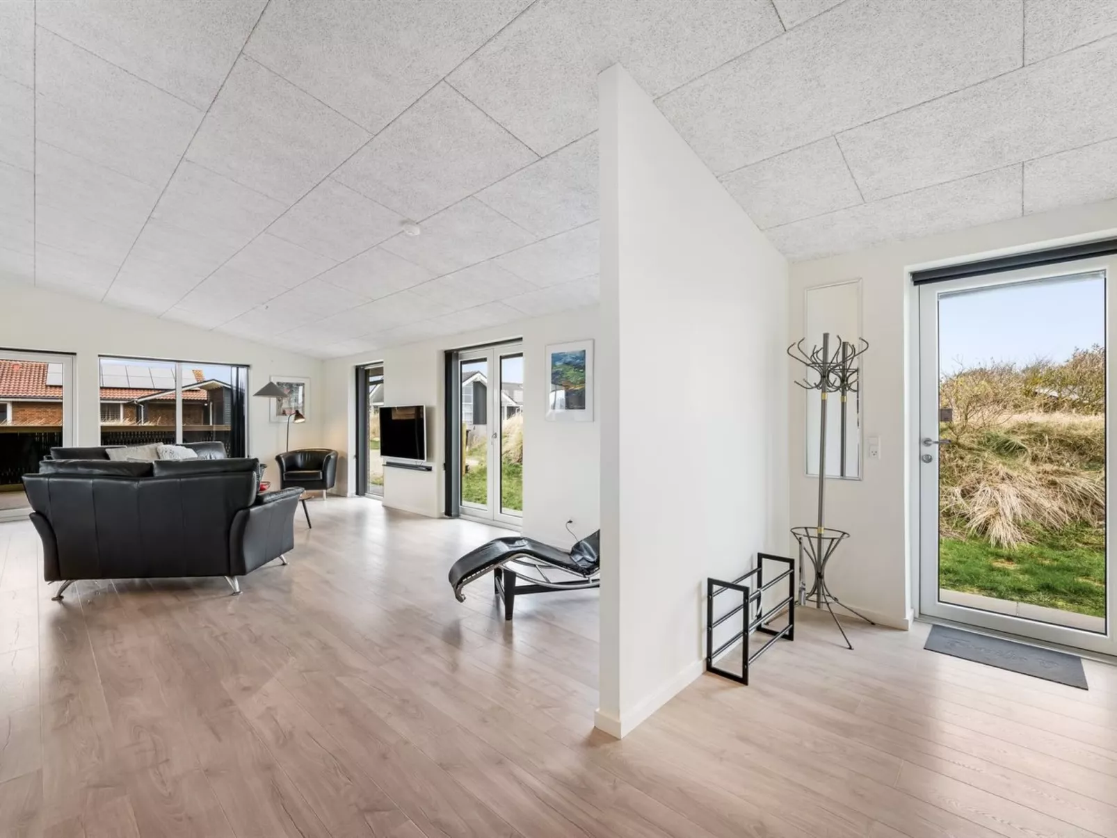 "Dorrit" - 1.2km from the sea - Binnen