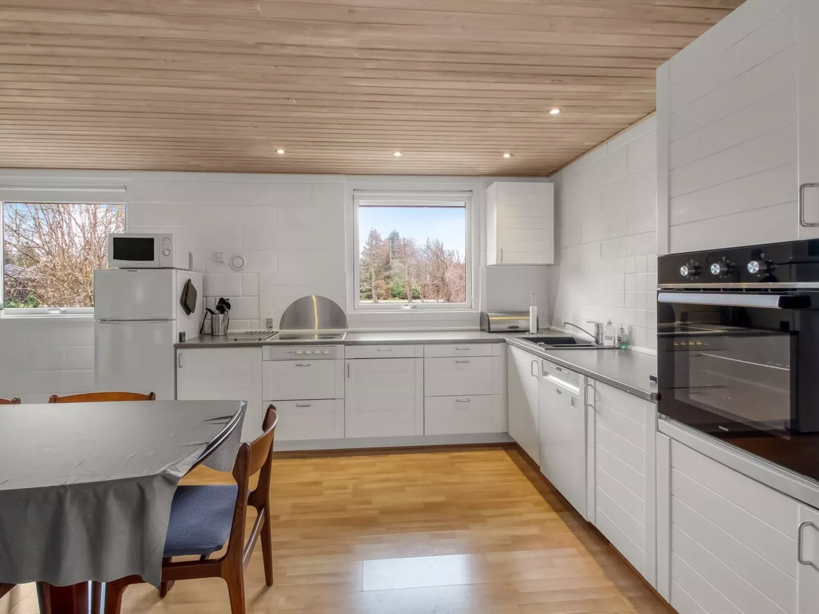 "Aamunde" - 600m from the sea - Binnen