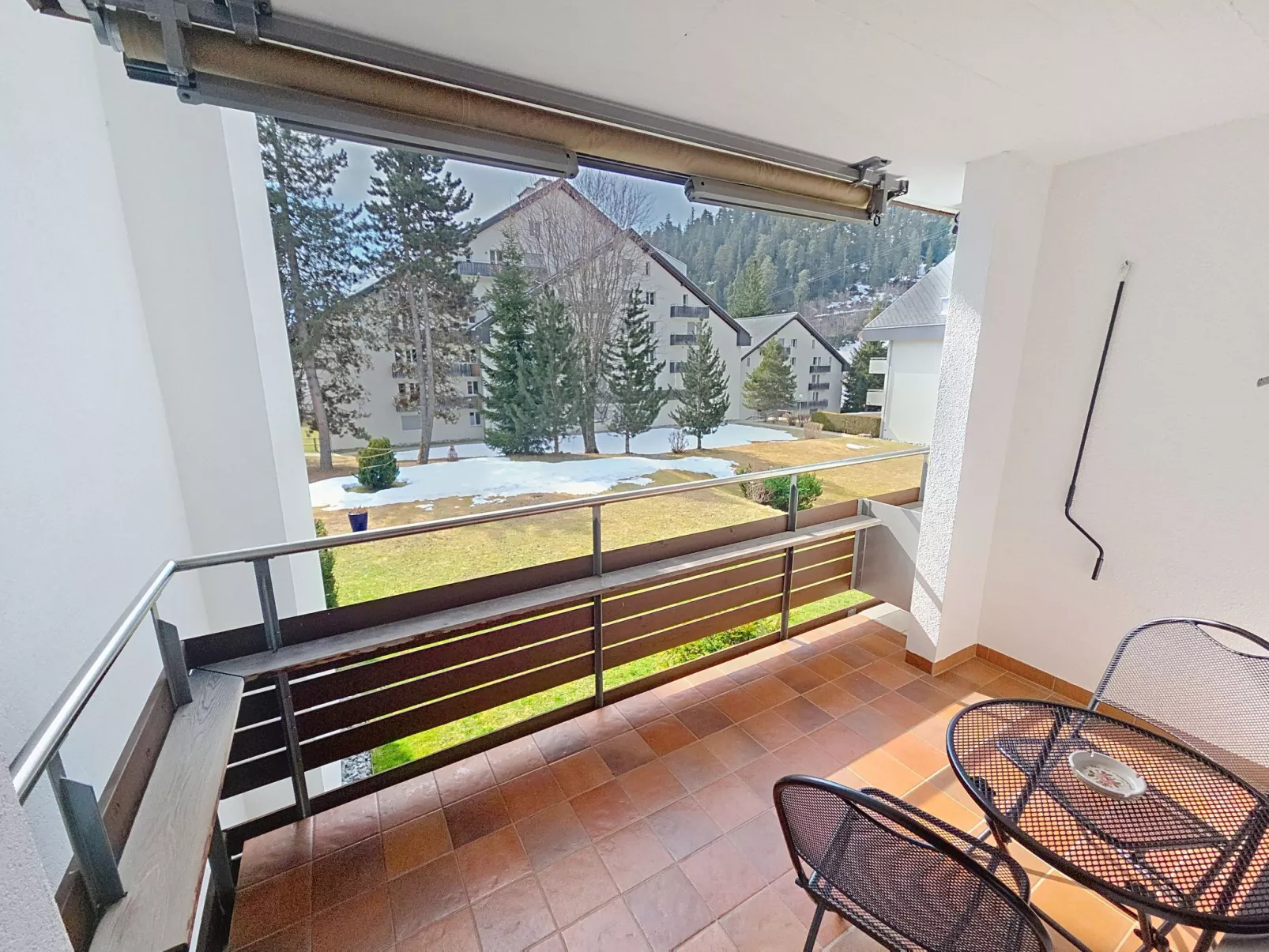 Curnera 9/4 - Buiten