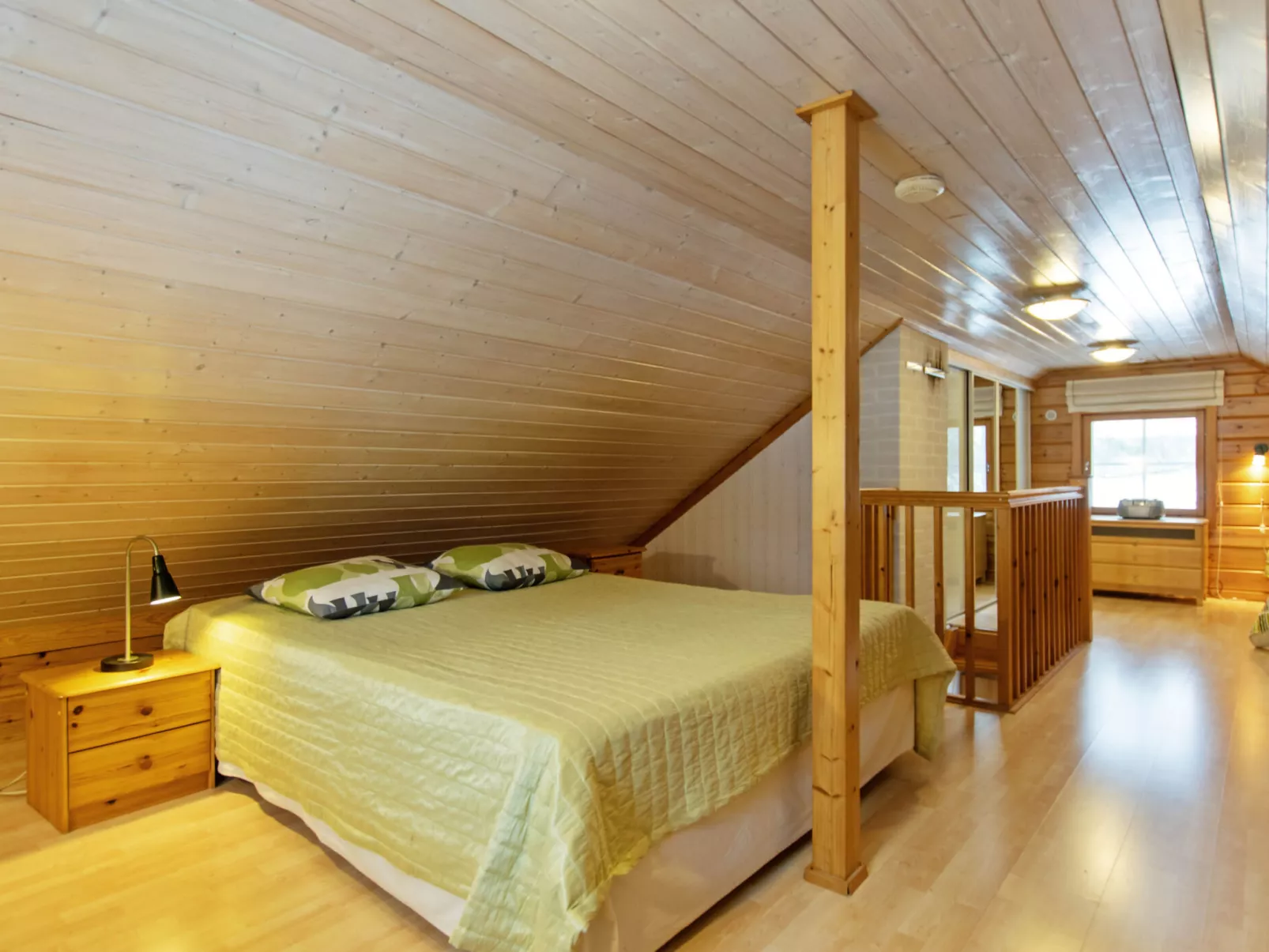 Aurinko vanaja - Binnen