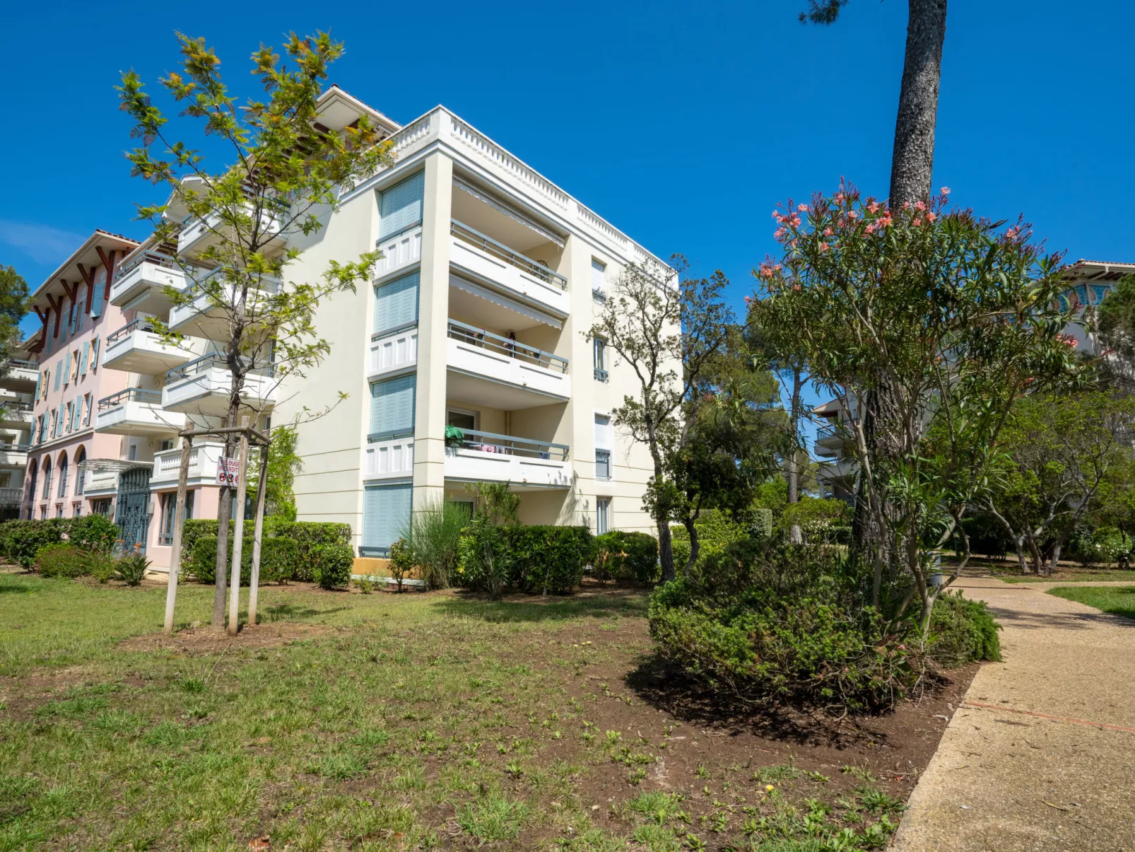 Le Grand Parc - Buiten