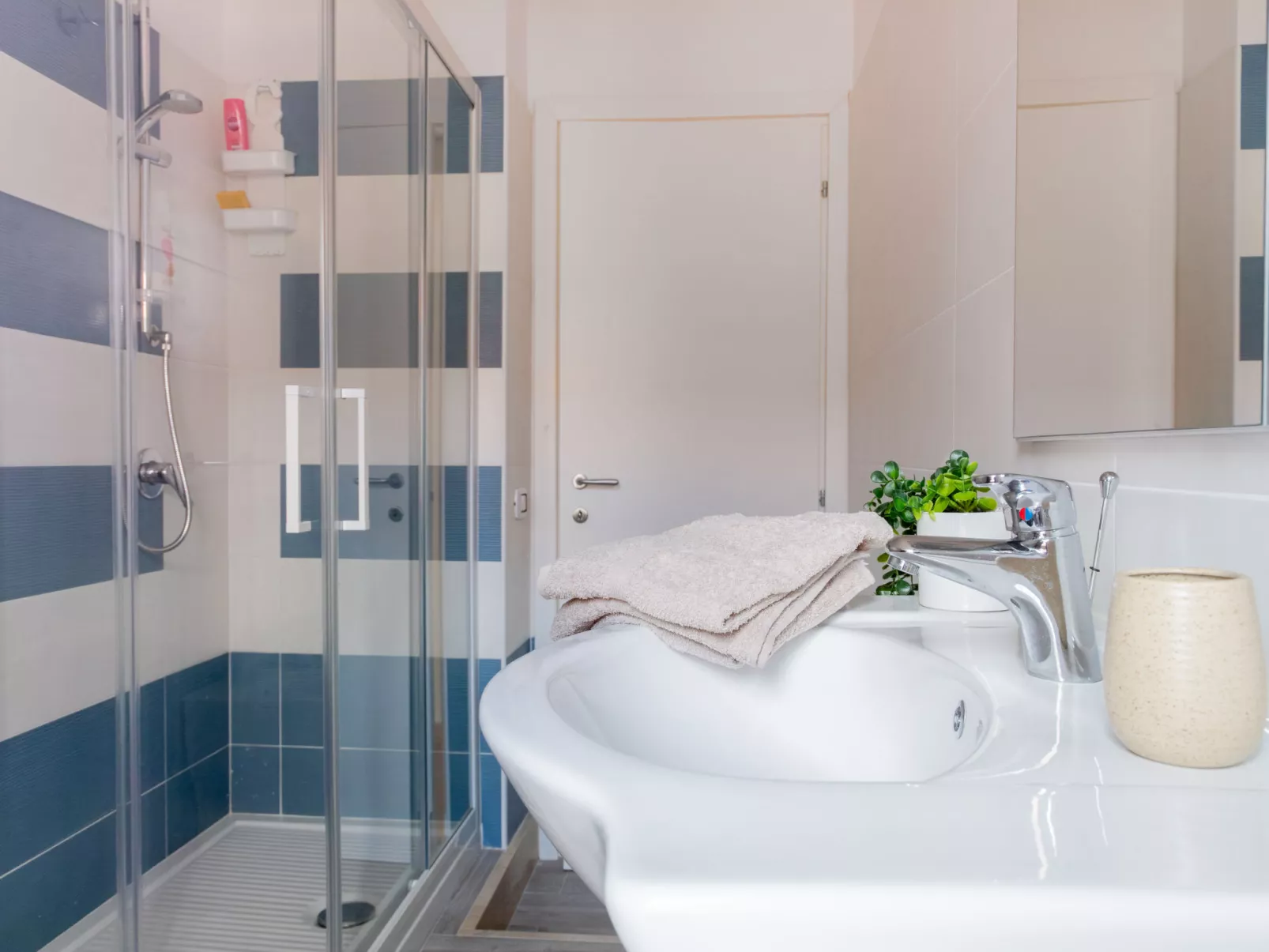 Blue Levante - Binnen