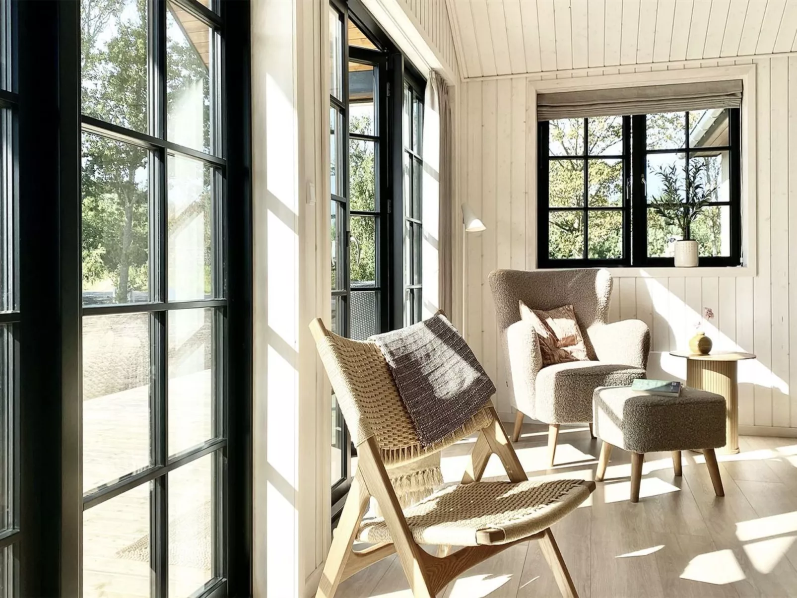 "Emin" - 2.8km from the sea - Binnen