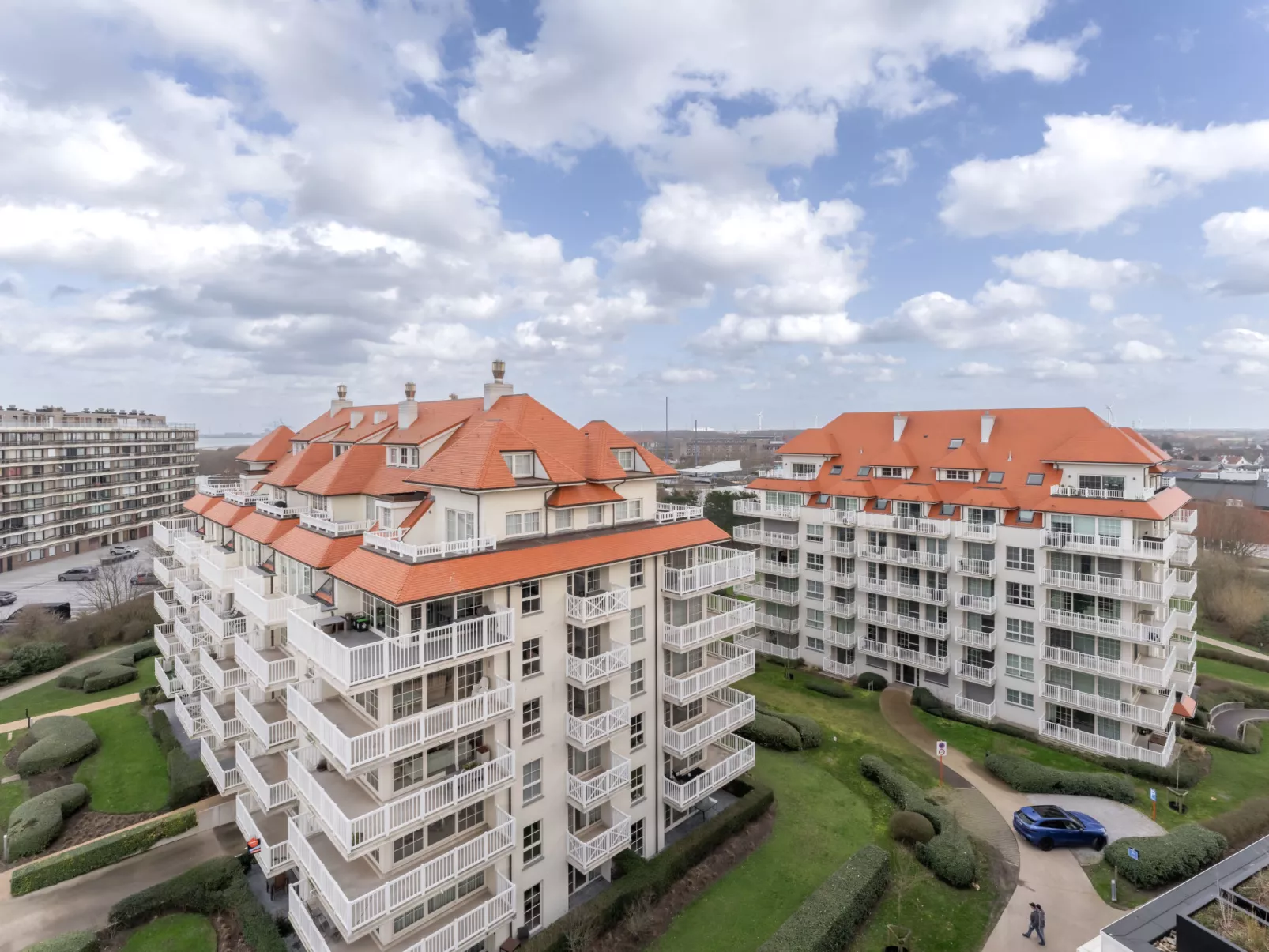 Parkville with parking & terrace - Buiten