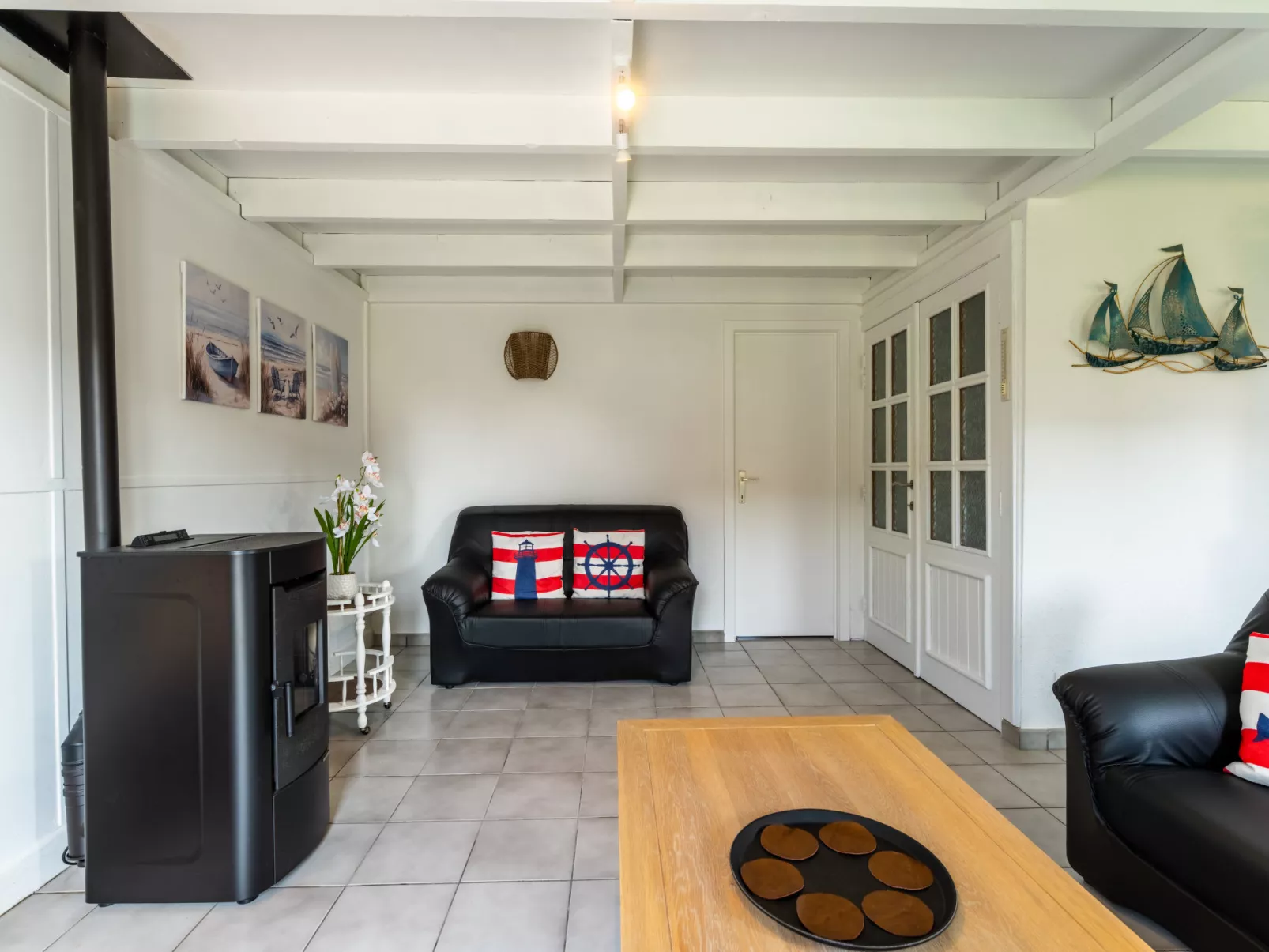 Alice Blue with airco & shared pool - Binnen