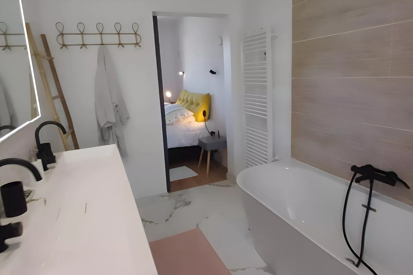 Holiday home in Locquirec - Badkamer