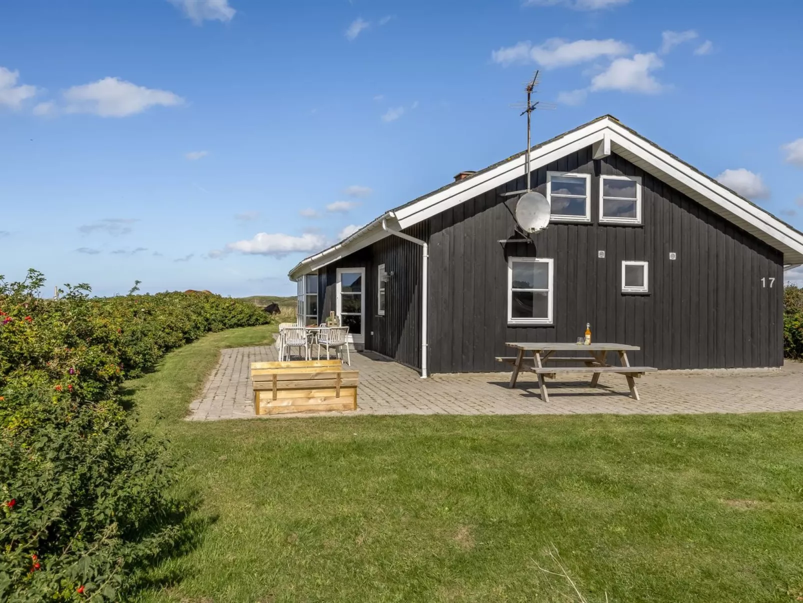 "Aiana" - 300m from the sea - Buiten