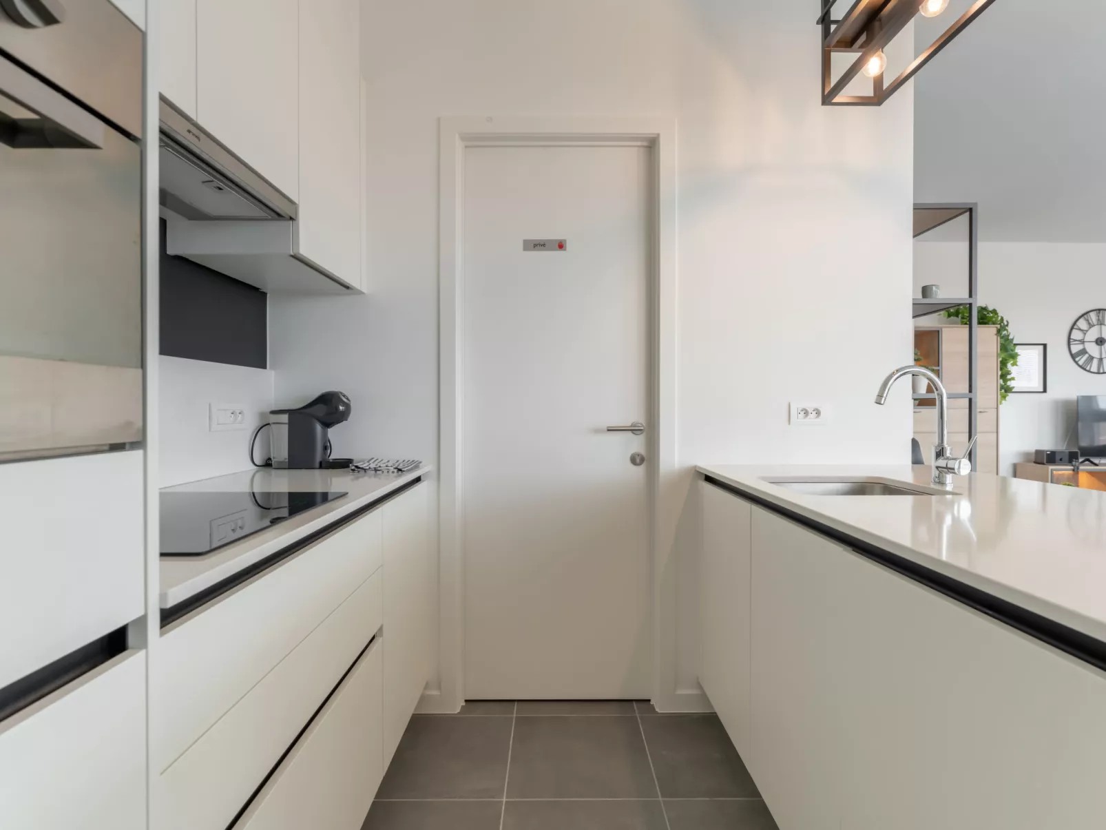 Parkville with parking & terrace - Binnen