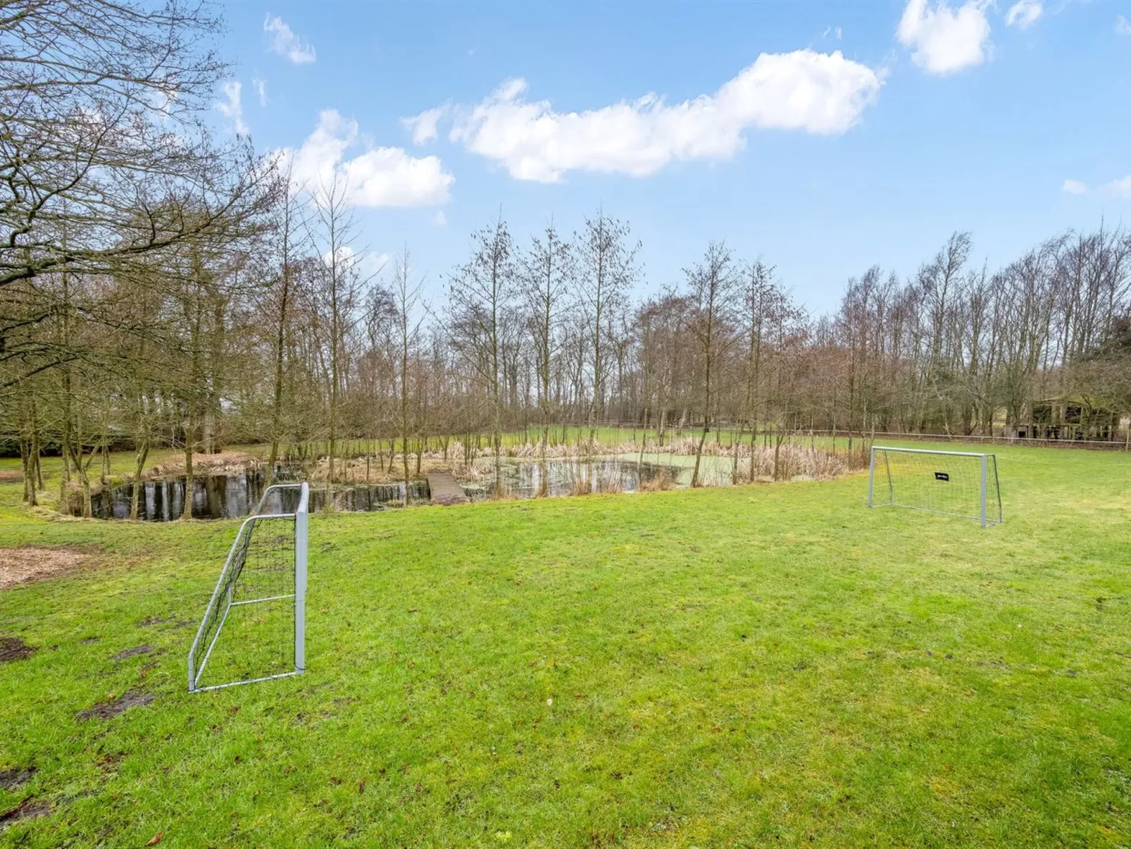 "Blaguna" - 9km to the fjord - Buiten