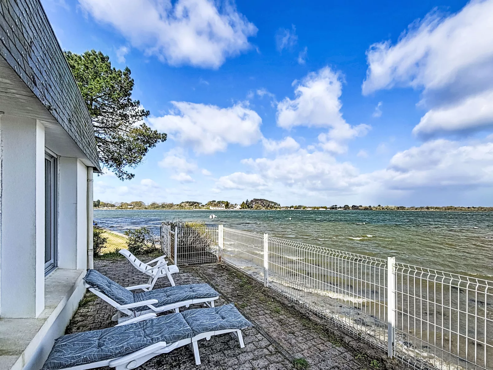 Maison du Néguan - Buiten